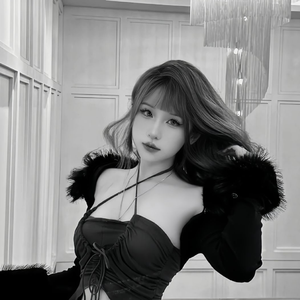 被几个男摁着强进了好爽视频
